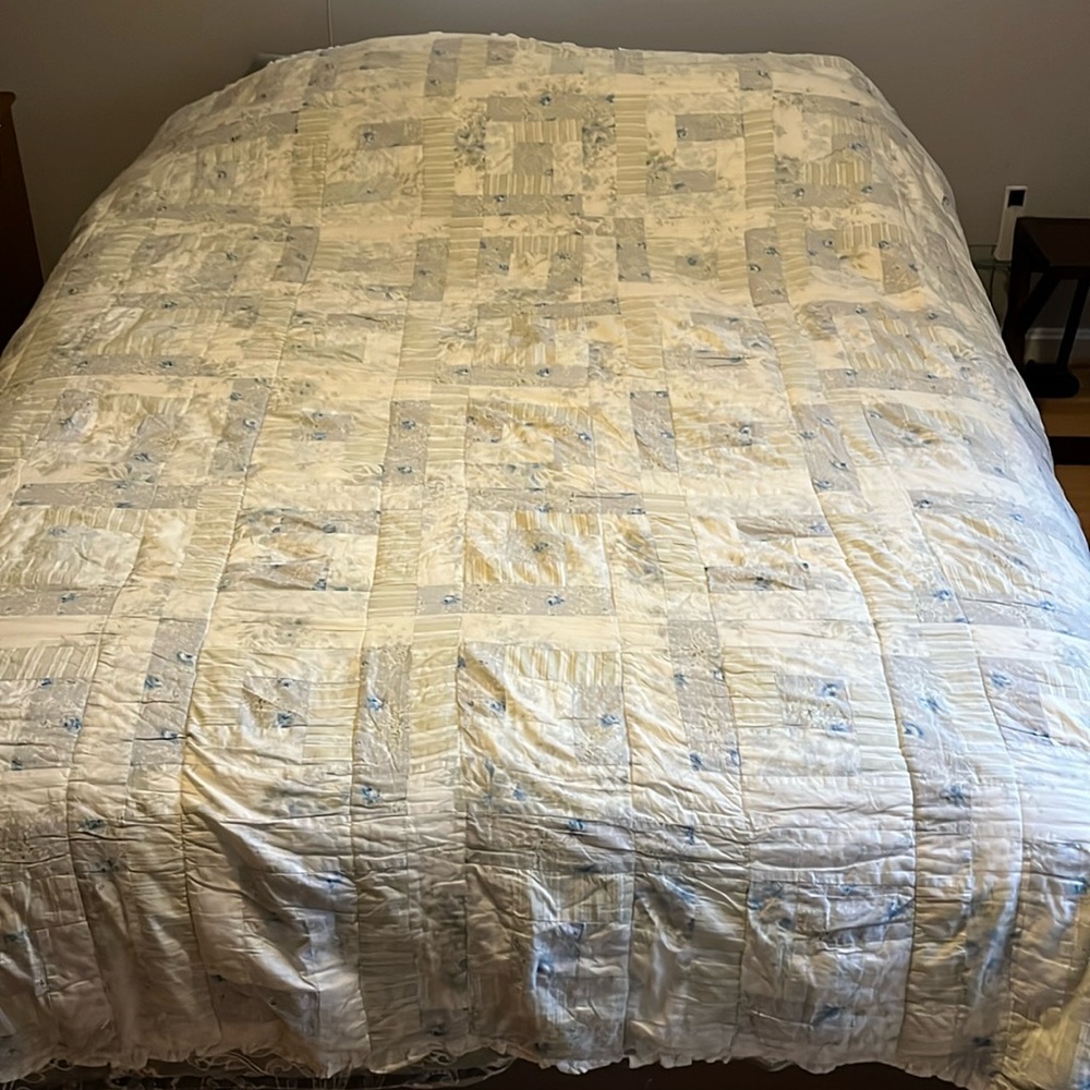 Rachel Ashwell Simply Shabby Chic Queen 100”x 86” Patchwork Cotton Quilt